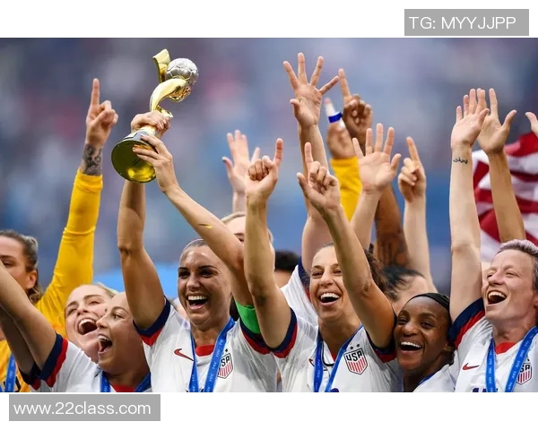 世界杯奖杯背后的荣耀与传奇 揭秘足球世界的至高荣誉